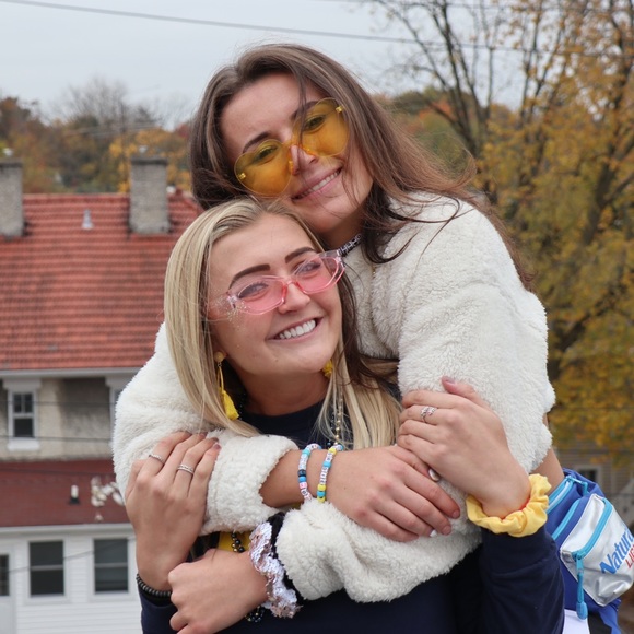 Meet your Posher, Rachel - Picture 1 of 1